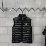 MONCLER PARLAK SİYAH YELEK